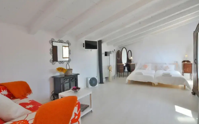 Sineu Mallorcan Renovated Holiday House