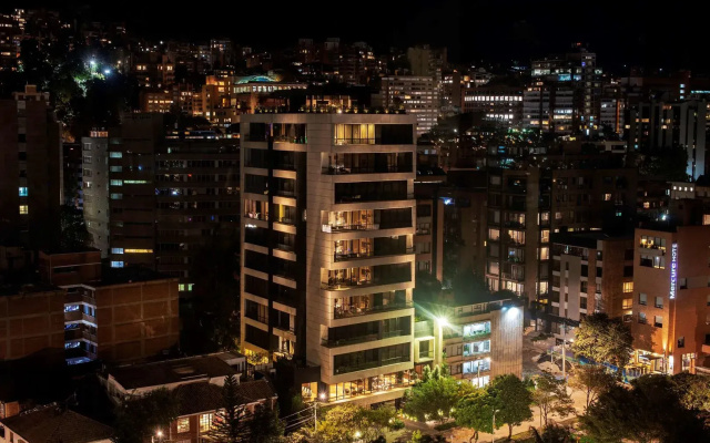 8010 Urban Living Luxury Home Experiences.
