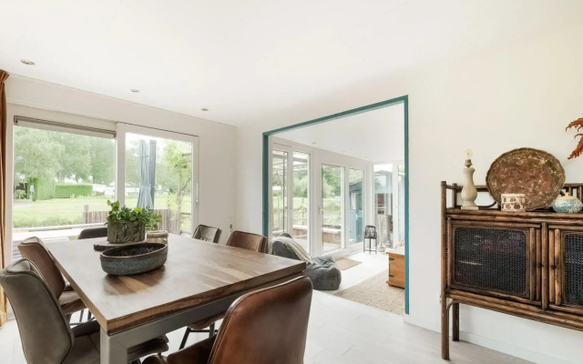 Idyllic Holiday Home in Ooltgensplaat With Private Terrace
