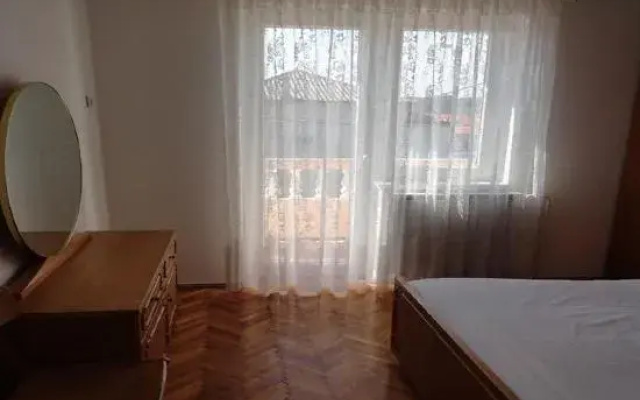 Apartments & Rooms Karmela