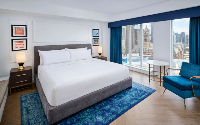 Pantages Hotel Downtown Toronto