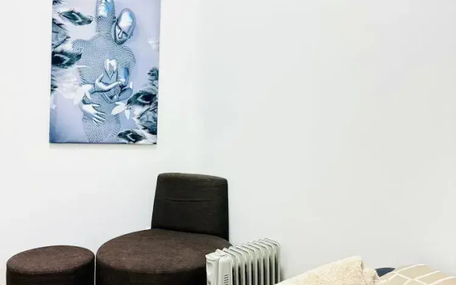 Stylish 9BR Apartment for 18 Guests