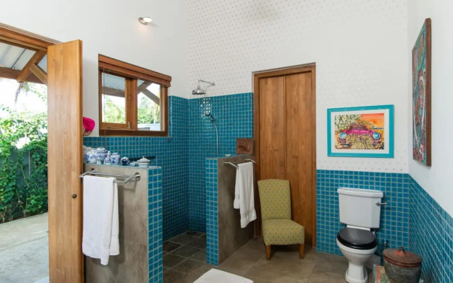 Romantic Honeymoon Villa Overlooking Rice Fields