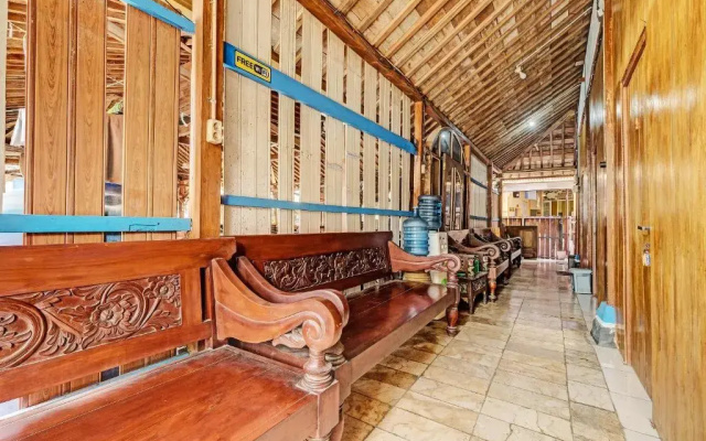 SPOT ON 91916 Joglo Doyong Homestay Syariah
