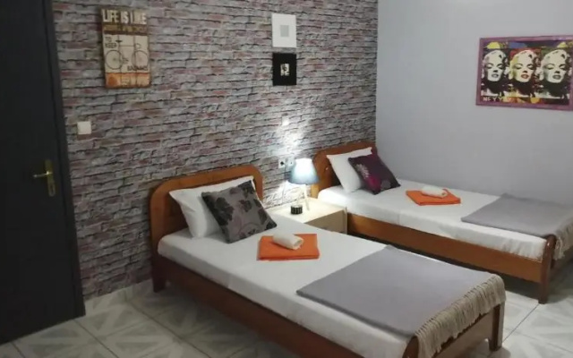 Hotel Efyra