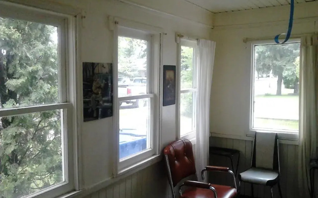 Canora Home Rentals Holiday Cottage