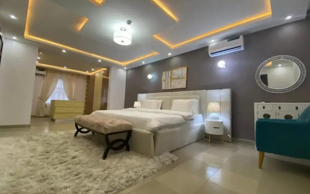Oceanview Smart Home with Pool in Oniru-Lekki 1