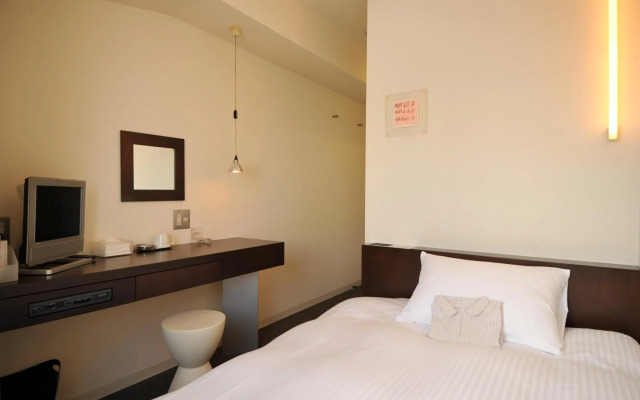 7 Days Hotel Plus