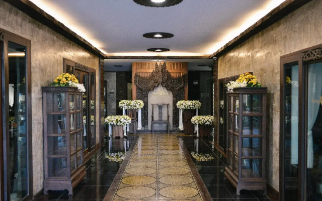 Sunny V Hotel