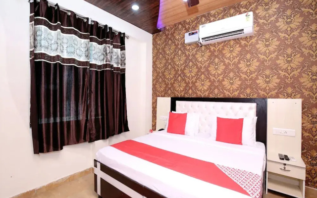 OYO 14529 The Sitara Hotel