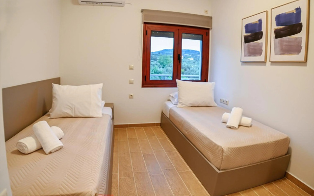 Ianthe Apartment