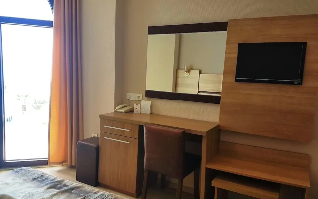 Kaju Beach Hotel