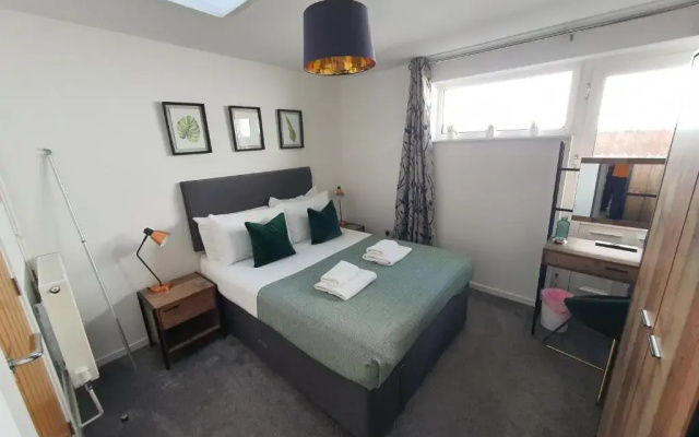 North Cambridge Guesthouse- Paymn Club