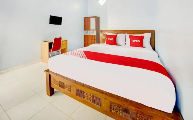Azka Homestay Syariah by OYO Rooms