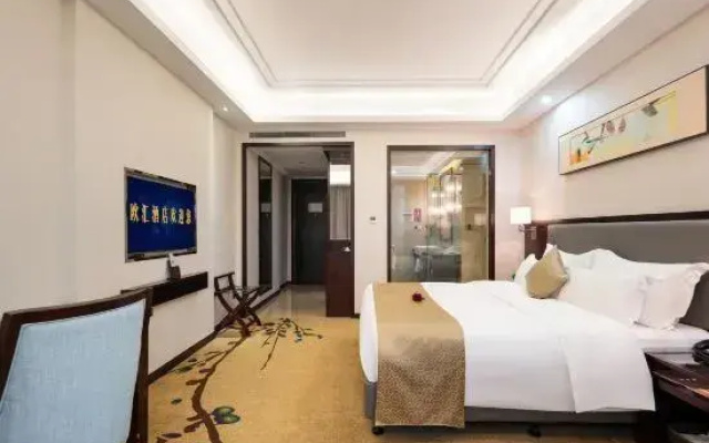 Oriental Host Hotel