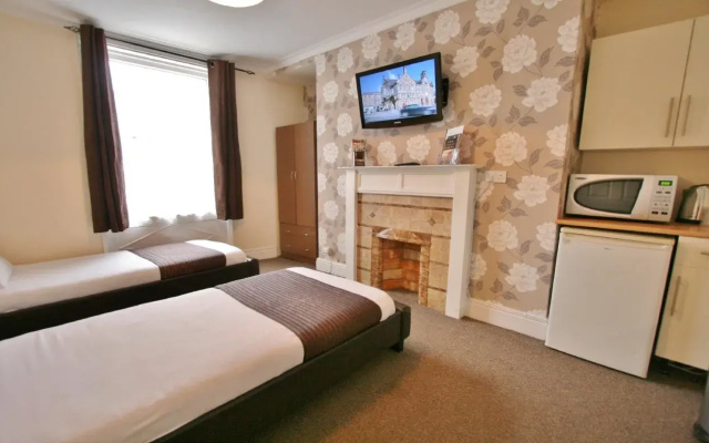 Central Hotel Cheltenham by Roomsbooked