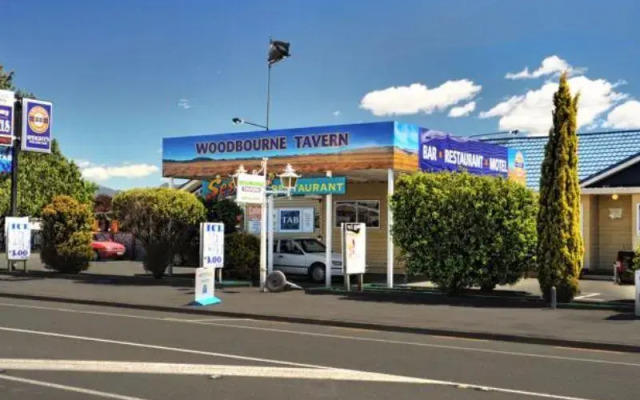 Woodbourne Tavern & Motel
