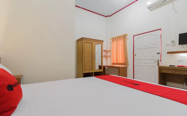 KoolKost Syariah near Ayani Mega Mall Pontianak