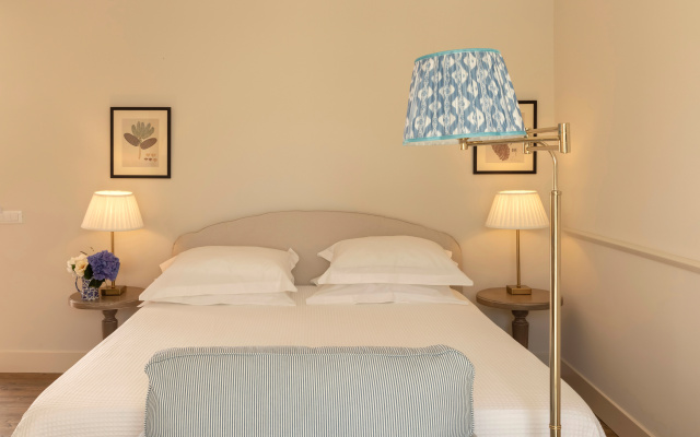 Dorion Hotel