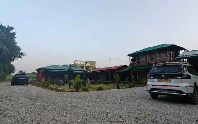Corbett Sunrise India Homestay By Eiyuu Hotels