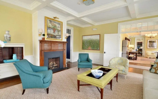 The Quogue Club at Hallock House