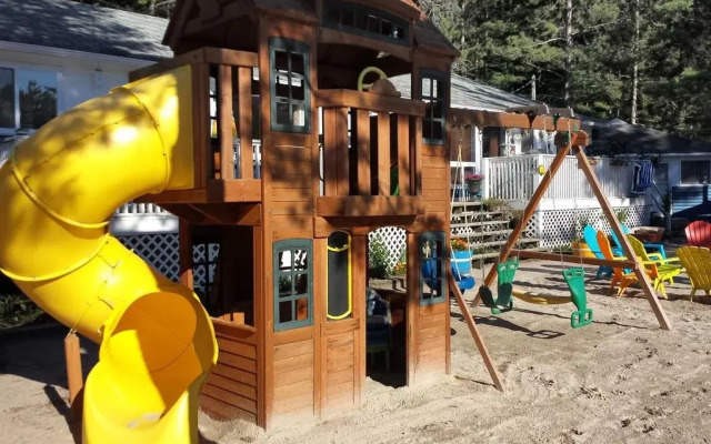 Wu Wu's Cabins