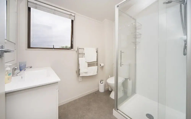 QV Quiet & light filled Townhouse - 456