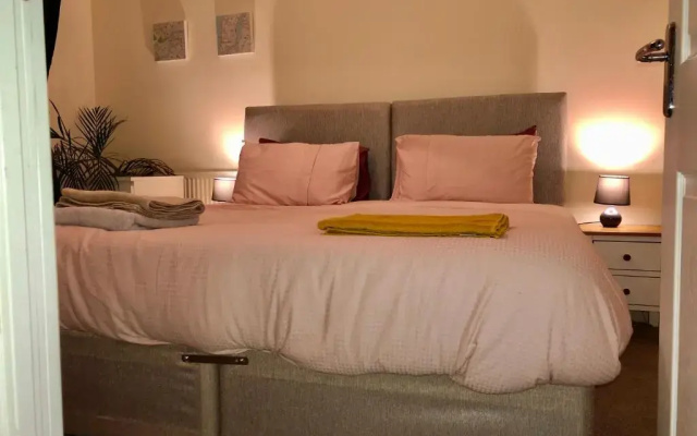 Entire 4 Bed Townhouse