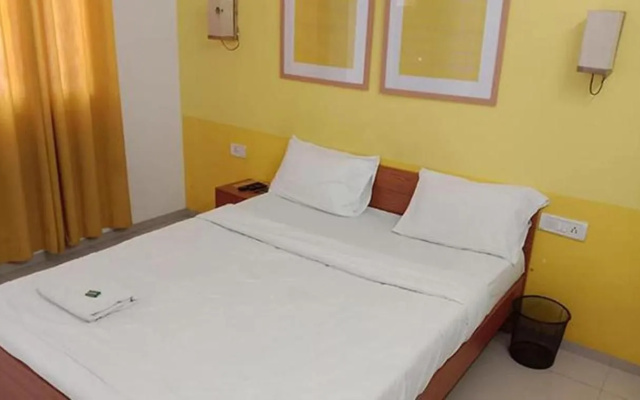 Fabhotel Aakiyo