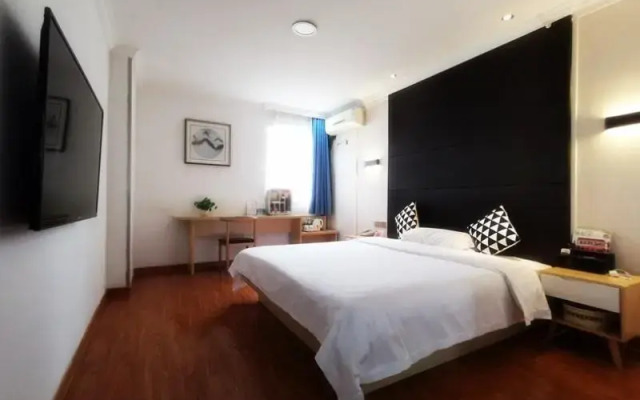 Shell Zhangjiagang City Jingang Town RT-Mart Hotel