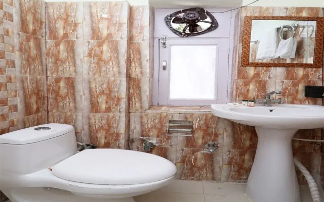 OYO 14124 Home 1Bhk Apartment