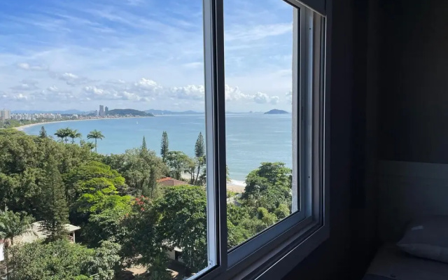 Apto Frente Mar Próximo ao Beto Carrero