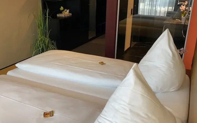Primetime Hotel