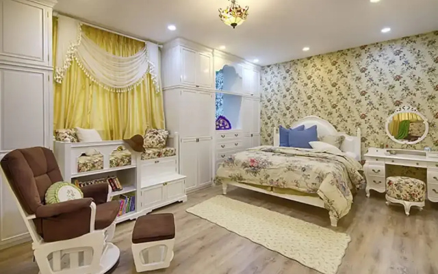 1BR Victorian Apartment River View D7