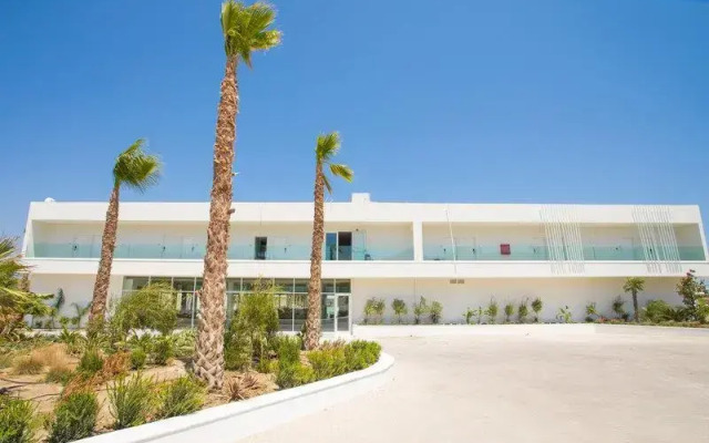 White Dreams Resort