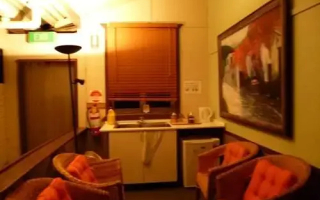 Albany Discovery Inn