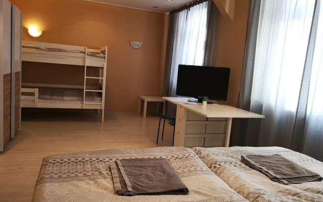 Hostel Caracalla
