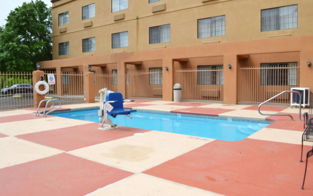 Ramada by Wyndham Santa Fe