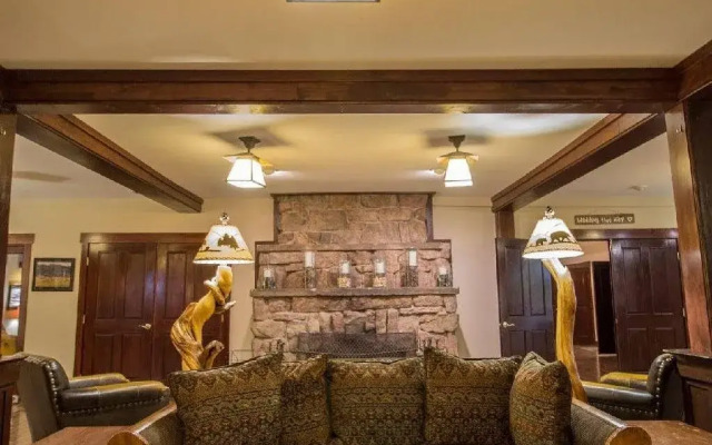 Marys Lake Lodge Mountain Resort and Condos