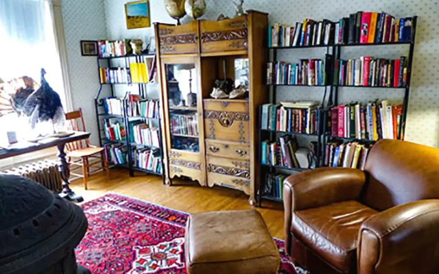 The Hood House Bed & Breakfast Inn
