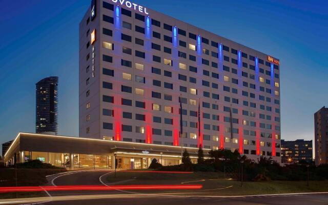 Отель Novotel Wroclaw Centrum Польша, Вроцлав - 1 отзыв об отеле, цены и фото номеров - забронировать отель Novotel Wroclaw Centrum онлайн вид на фасад
