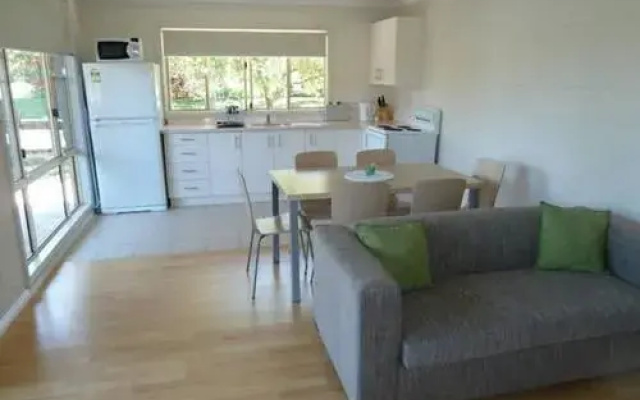 Emerald Apartment