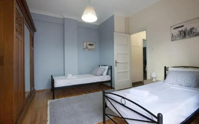 Three bedrooms apartment at the center of Athens