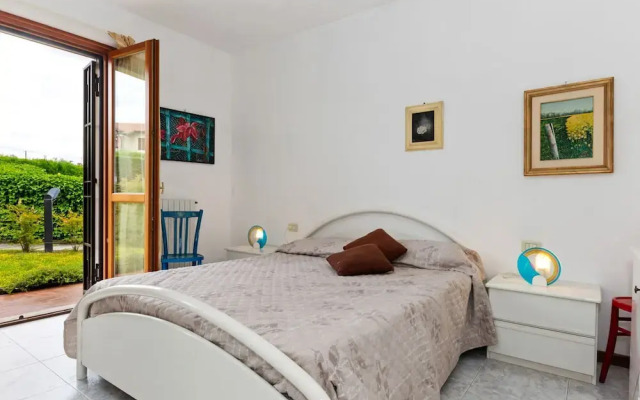 Apartment in Lazise With Lake View & Pool