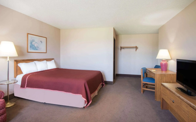 Super 8 by Wyndham Abilene KS