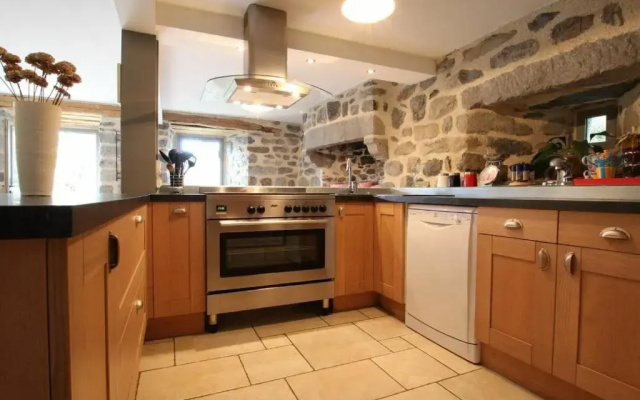 Gîte Saint-Julien-Chapteuil, 4 pièces, 8 personnes - FR-1-582-296