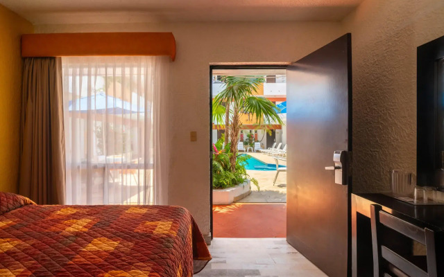 Azteca Inn