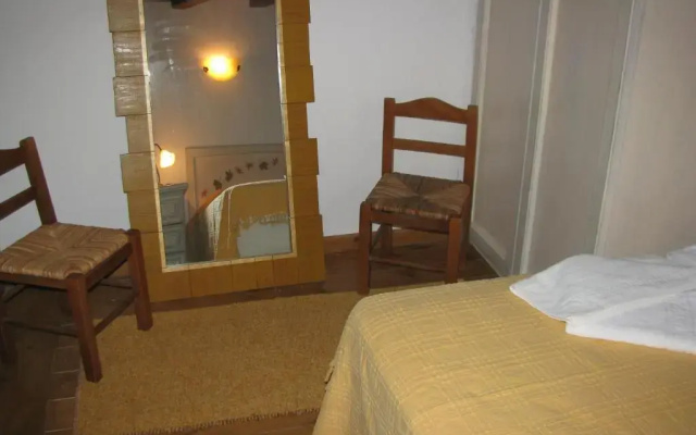 Porfyrousa Traditional Hotel