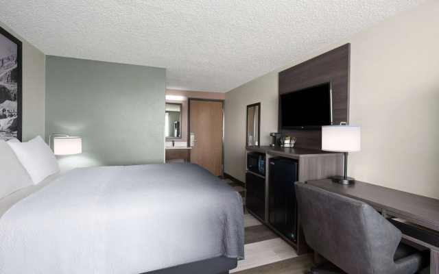 Super 8 by Wyndham Conrad