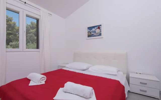 Awesome Home in Brna With 4 Bedrooms and Wifi